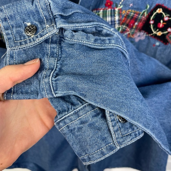 Quizz Again Blue Denim Vintage Button Up Embroidered Floral Top S Women’s EUC - Picture 4 of 15
